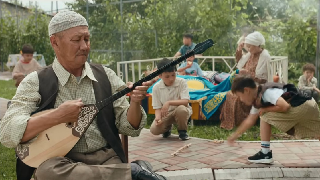 Димаш представил клип «Aqerke» – признание в любви Казахстану