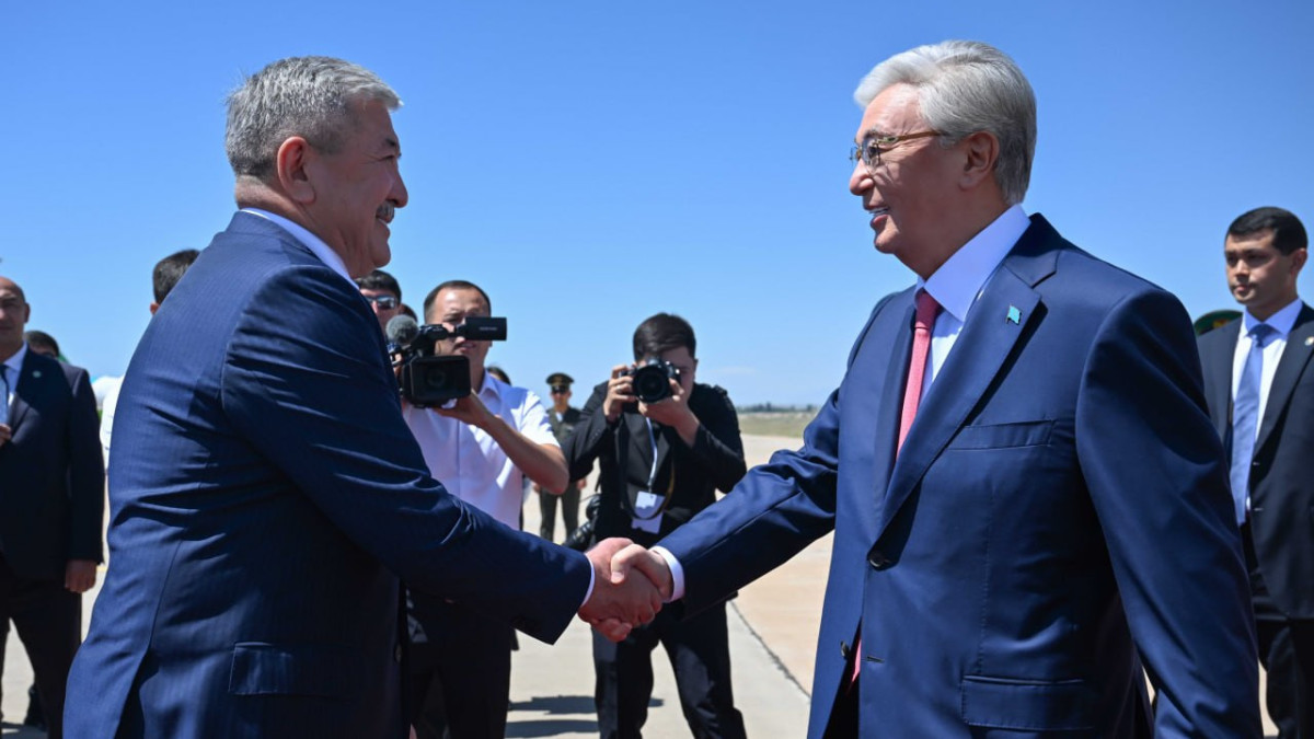 Президент прибыл в Кыргызстан