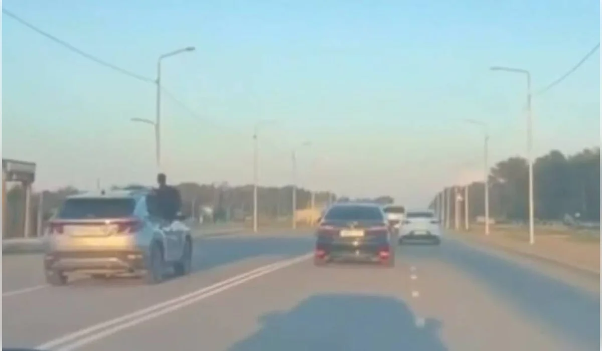 Опасная езда свадебного кортежа в области Абай попала на видео