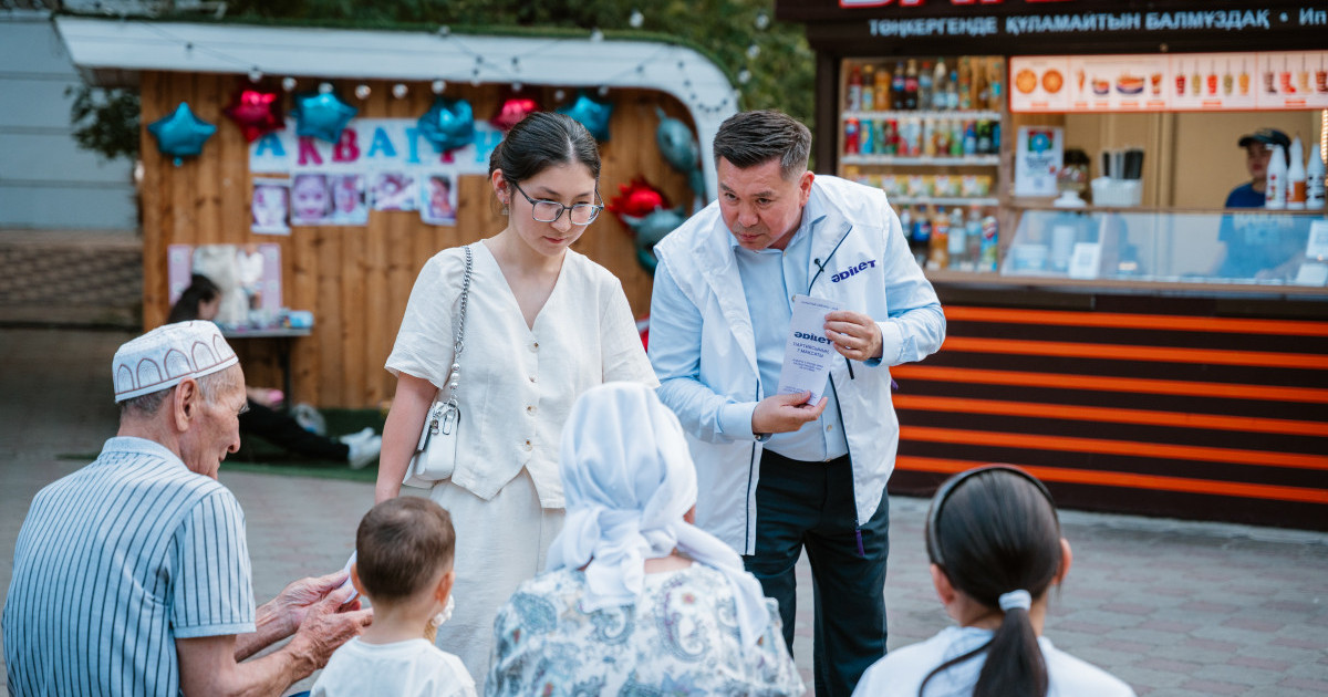  «Әділет» партиясының өкілдері БҚО тұрғындарына сайлауалды бағдарламаның басым бағыттарын таныстырды 