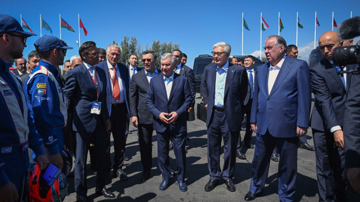 Токаев принял участие в открытии этапа чемпионата мира по водно-моторному спорту в Кыргызстане