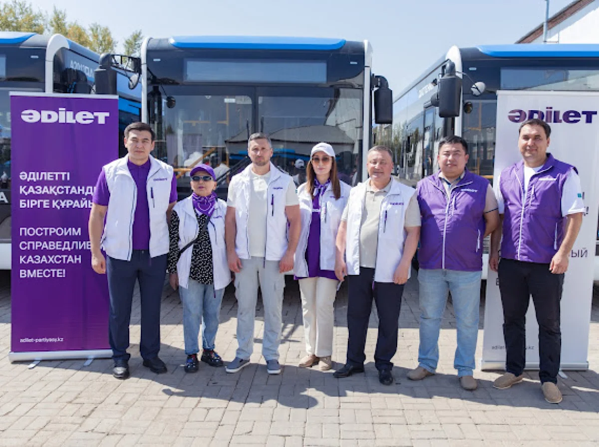 «Әділет» партиясы қоғамдық көлік саласының қызметкерлерімен кездесті