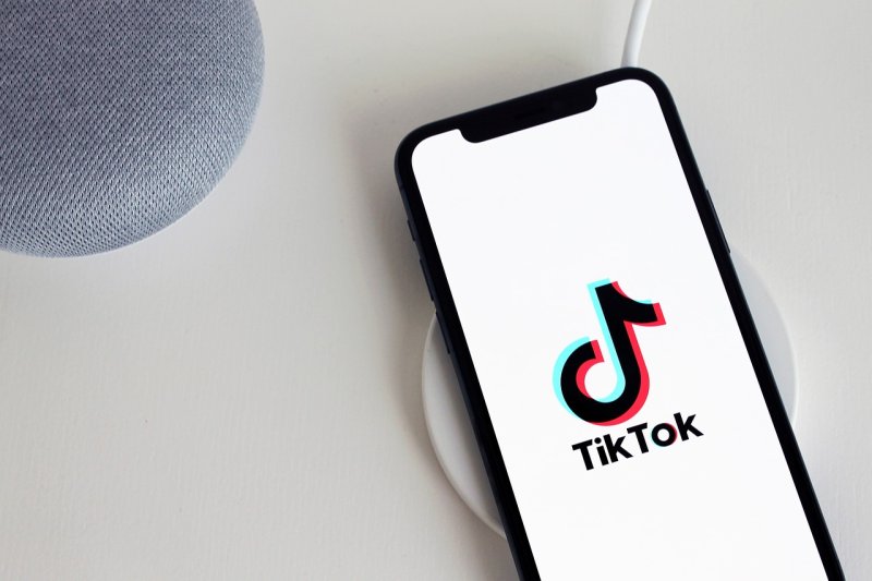 Жительницу Актау оштрафовали за видео с матами в TikTok