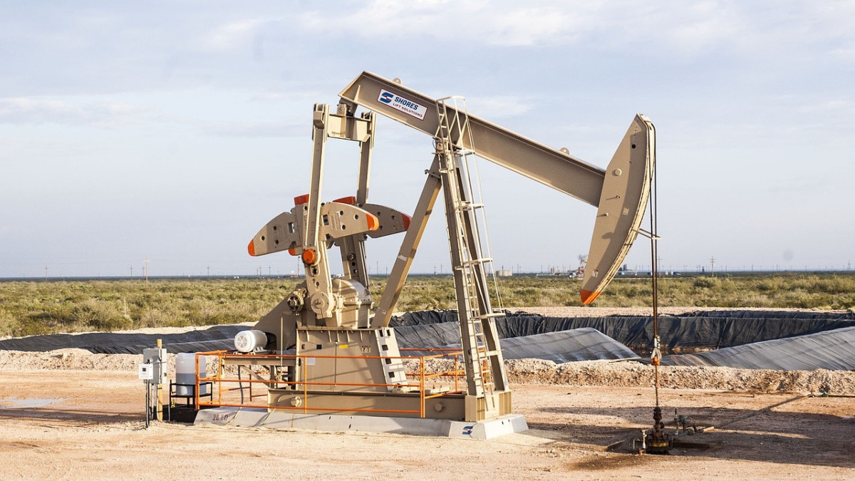 Казахстан и еще шесть стран ОПЕК+ увеличат добычу нефти на 188 тысяч баррелей в сутки