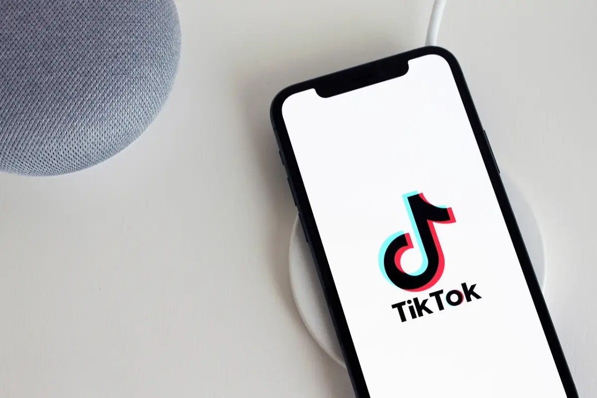 Ақтауда TikTok-та былапыт сөз айтқан әйелге айыппұл салынды