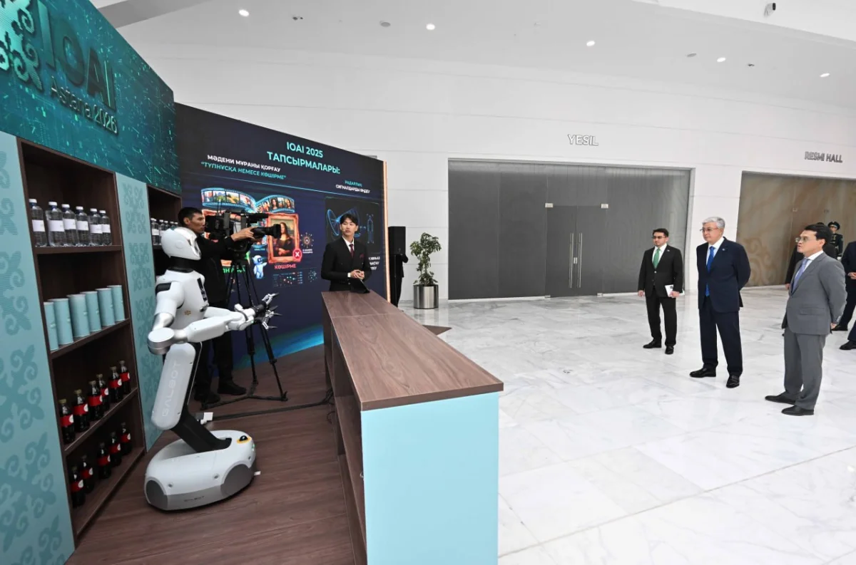 Президент автономды роботтың мүмкіндіктерімен танысты