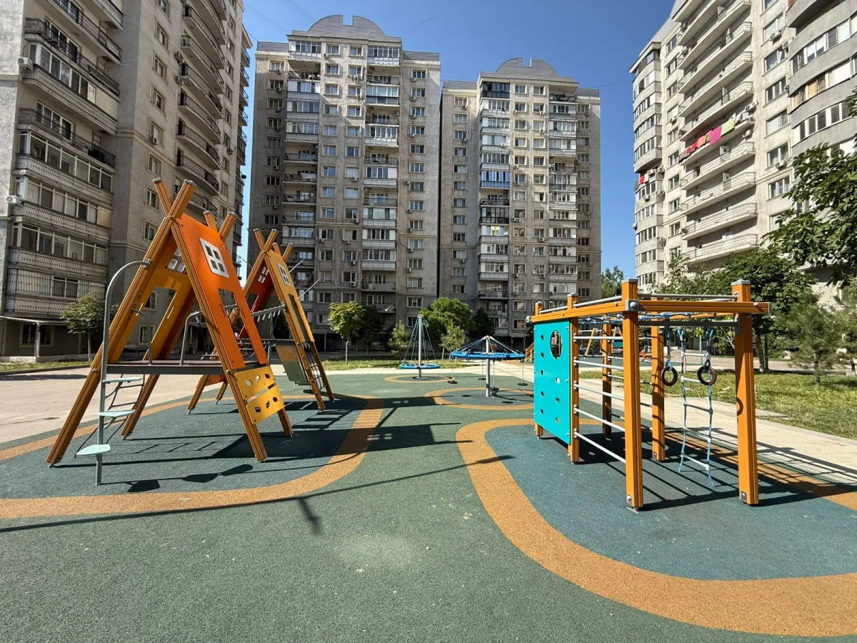 Алматының Алмалы ауданында 30 аула жөнделді