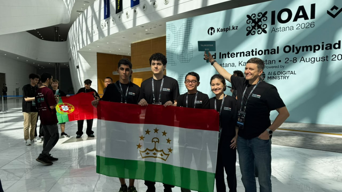 Тоқаев дарынды жастарды тәрбиелеп жүрген мұғалімдер мен тәлімгерлерге алғыс айтты
