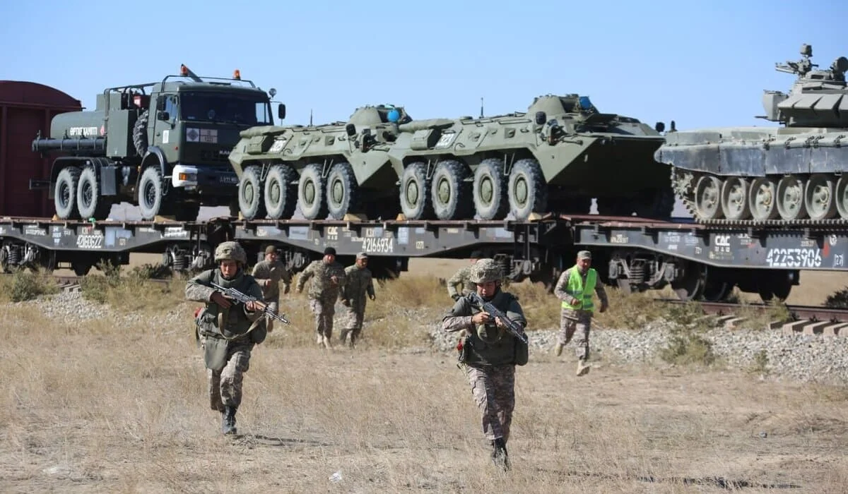 Появление военных колонн на дорогах страны объяснили в Минобороны РК