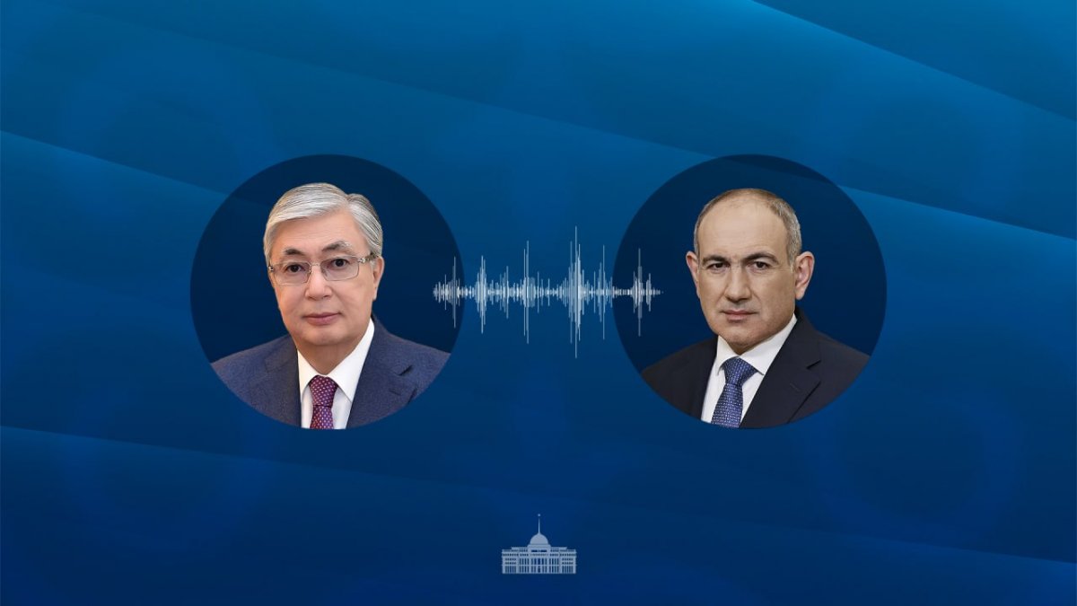 Токаев поздравил Пашиняна с переназначением на должность премьер-министра
