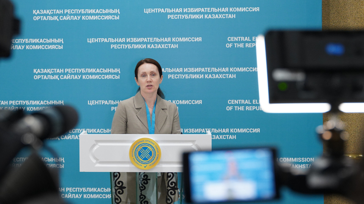 Глава ЦИК Казахстана встретился с наблюдателями МПА СНГ перед выборами