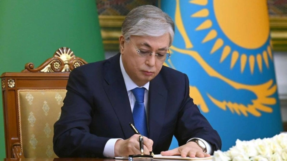 Президент Халық қаһарманы Иван Гапичтің туған-туыстарына көңіл айтты
