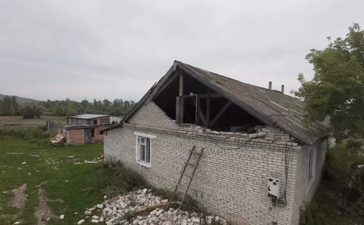 Ураган повредил дома в ВКО