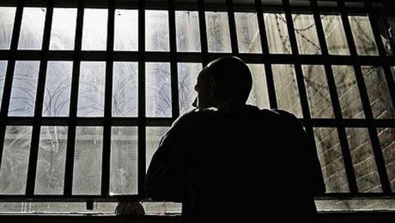 В колонии ВКО новичка заставляли платить за «спокойную жизнь»