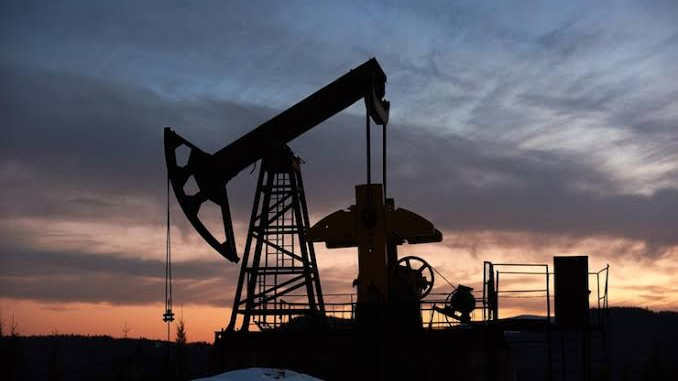 Нефть Brent подешевела до 79 долларов за баррель