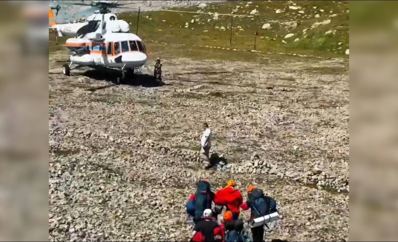 Россияне попали под камнепад в горах Алматинской области