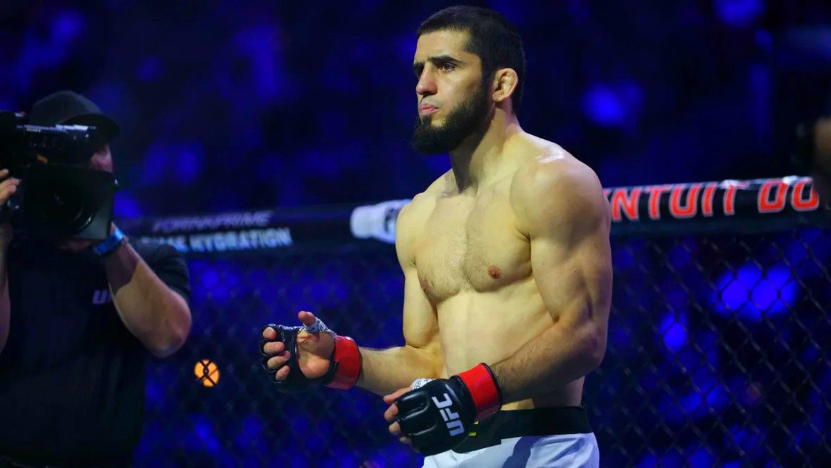 Махачеву предрекли статус величайшего бойца в истории UFC