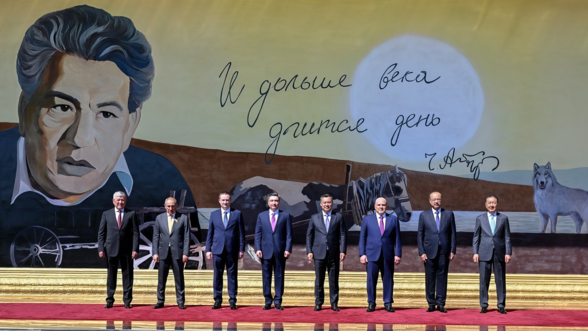 Шолпан-Атада Еуразиялық үкіметаралық кеңестің отырысы өтіп, маңызды құжаттарға қол қойылды