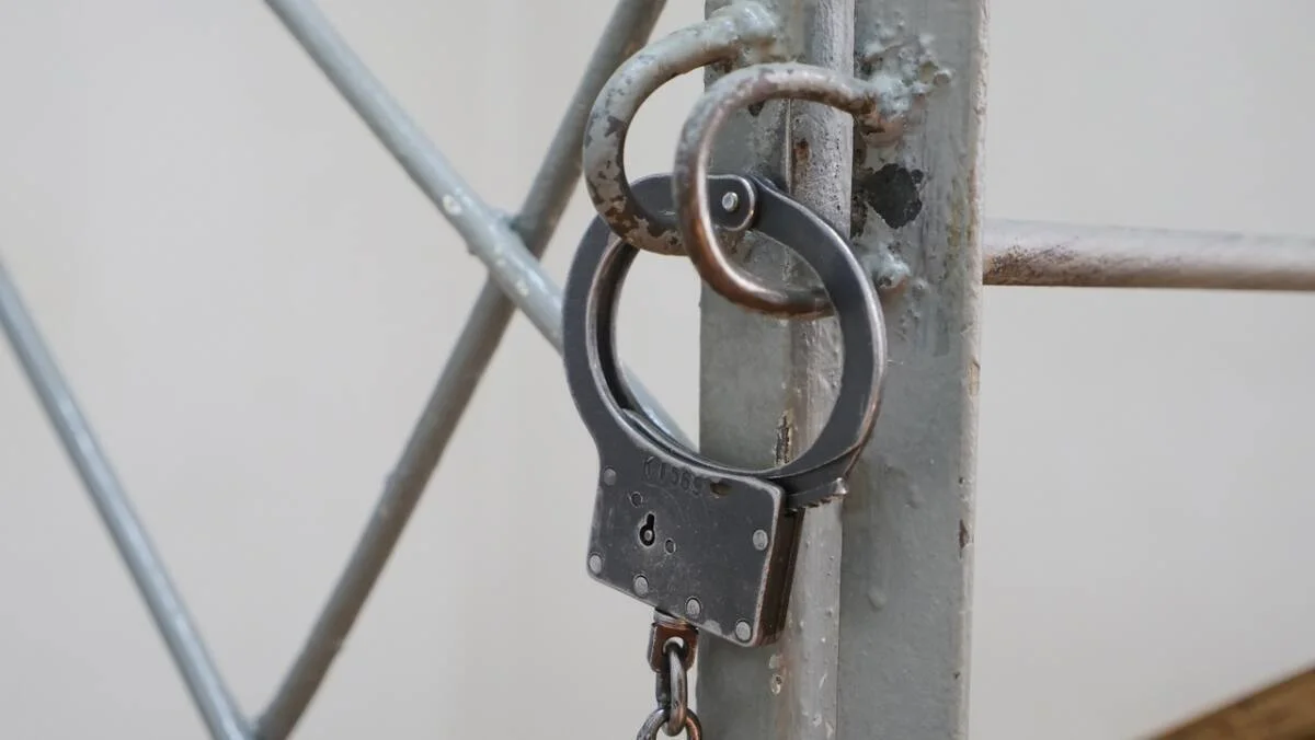 Ақтөбеде бұрынғы сүйіктісін аңдып, психологиялық қысым көрсеткен ер адам ұсталды
