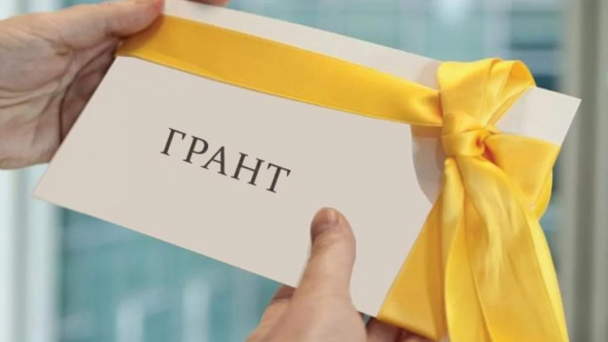 Еще почти 2,4 тыс. грантов раздали абитуриентам в Казахстане