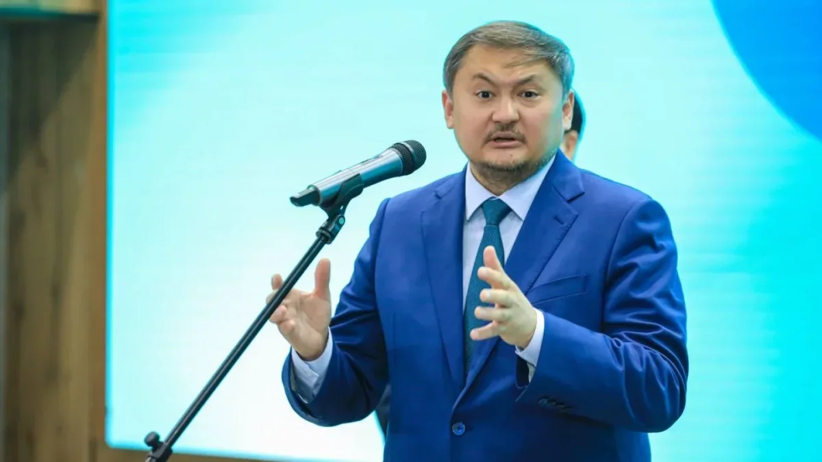 «Еще можно поступить»: Саясат Нурбек сообщил хорошие новости абитуриентам
