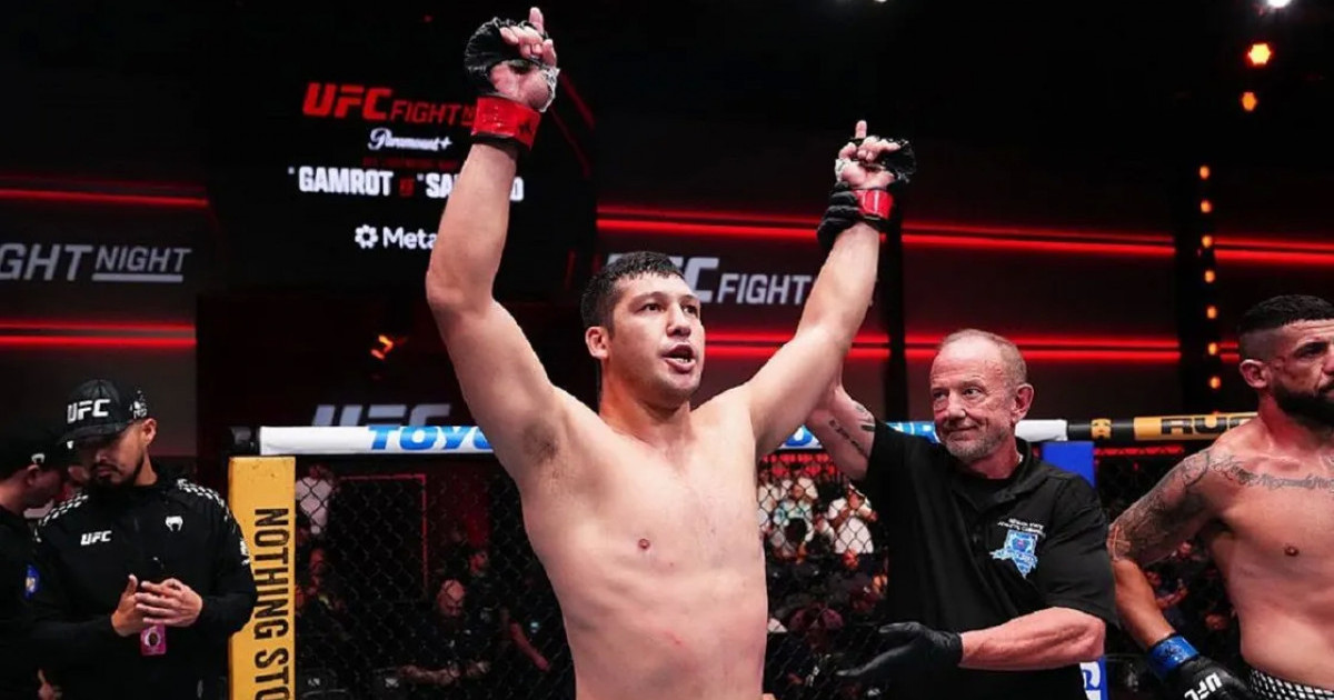  Қазақстандық Дияр Нұрғожай UFC турнирінде қарсыласын нокаутқа жіберді 