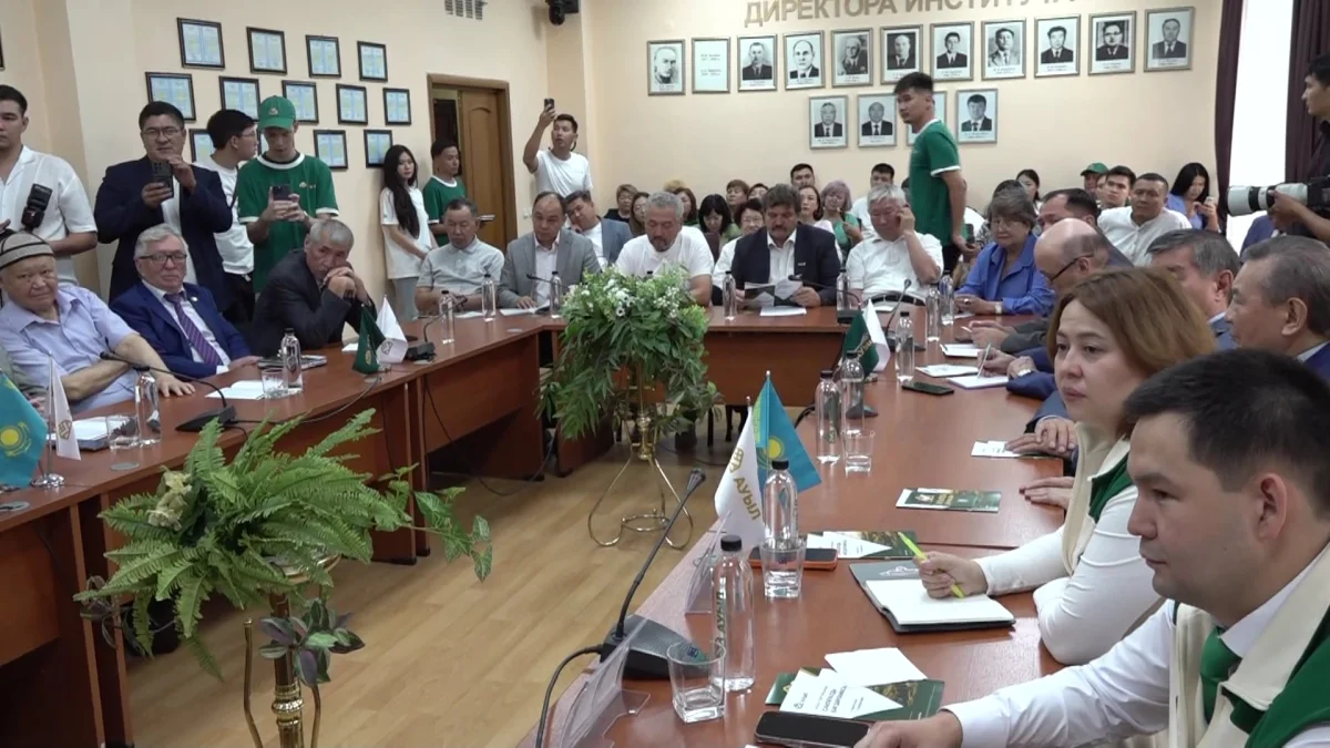 «Ауыл» партиясының өкілдері агроөнеркәсіп саласының мамандарымен кездесті