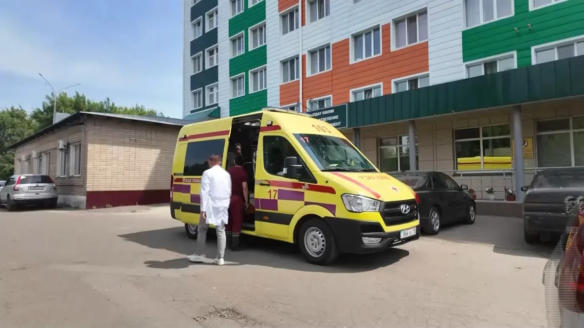 Петропавлда терезеден құлаған 5 жастағы бала ауруханада жатыр