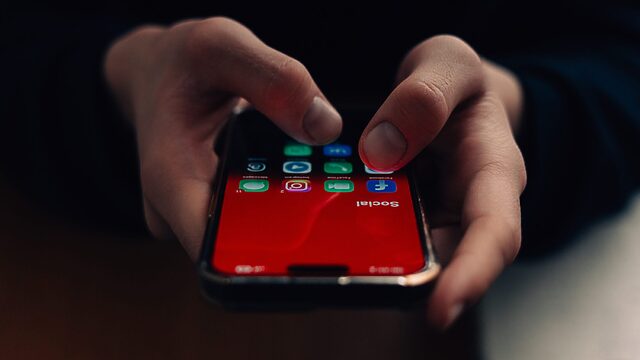 WhatsApp аккаунтыңызды бұзып алмау үшін не істеу керек? ІІМ кеңес берді