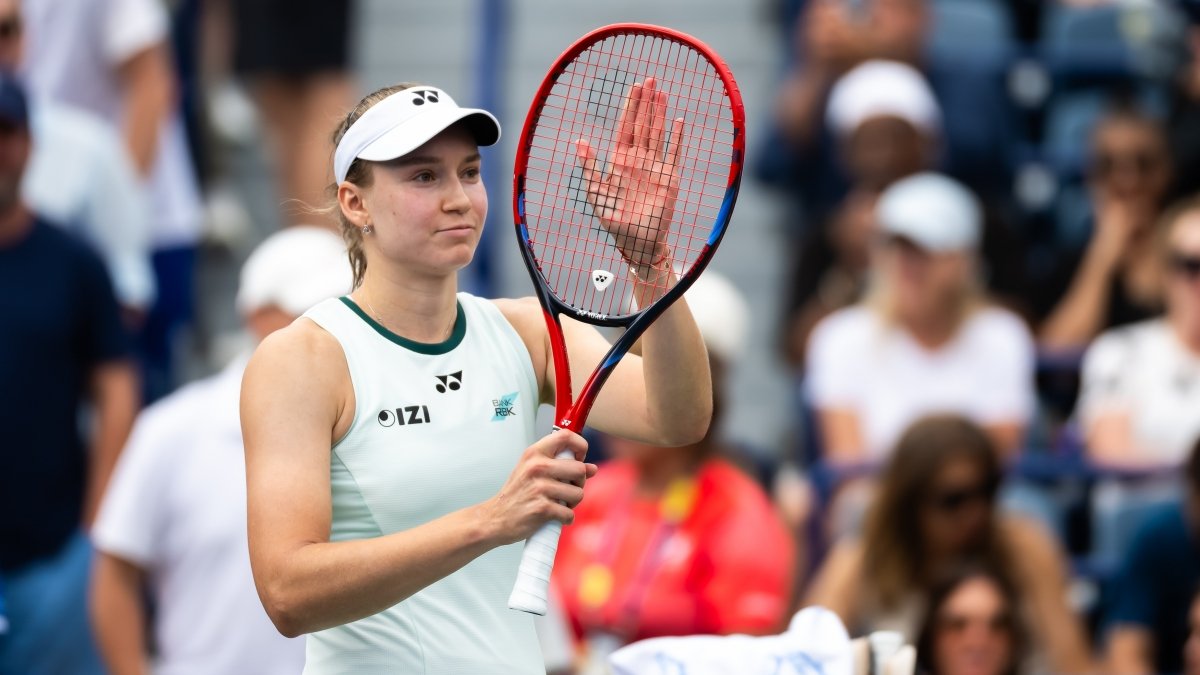 Елена Рыбакина вышла в четвертьфинал турнира WTA 1000 в Торонто