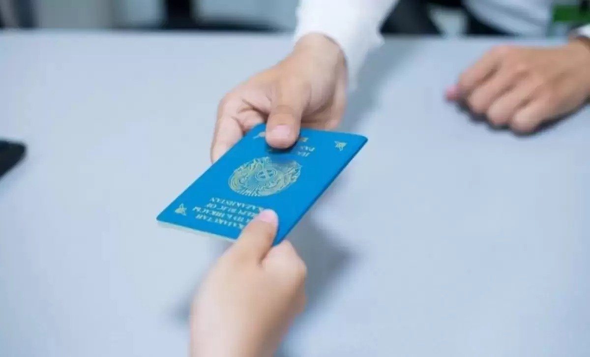 Қазақстандықтар паспорт пен жеке куәлікті жаппай рәсімдеп жатыр