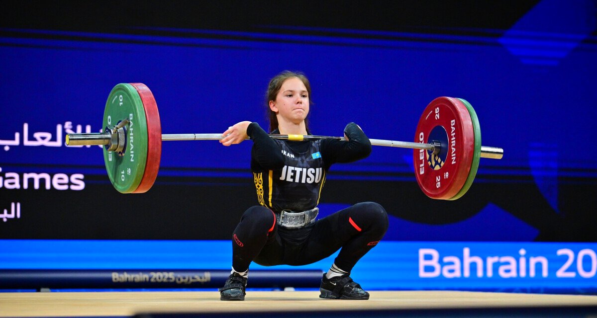 Юная казахстанка стала чемпионкой Азии с тремя рекордами