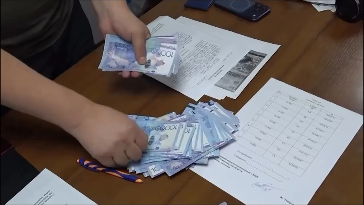 Ақмола облысында кәсіпкерден 30 миллион теңге бопсалаған күдіктілер ұсталды