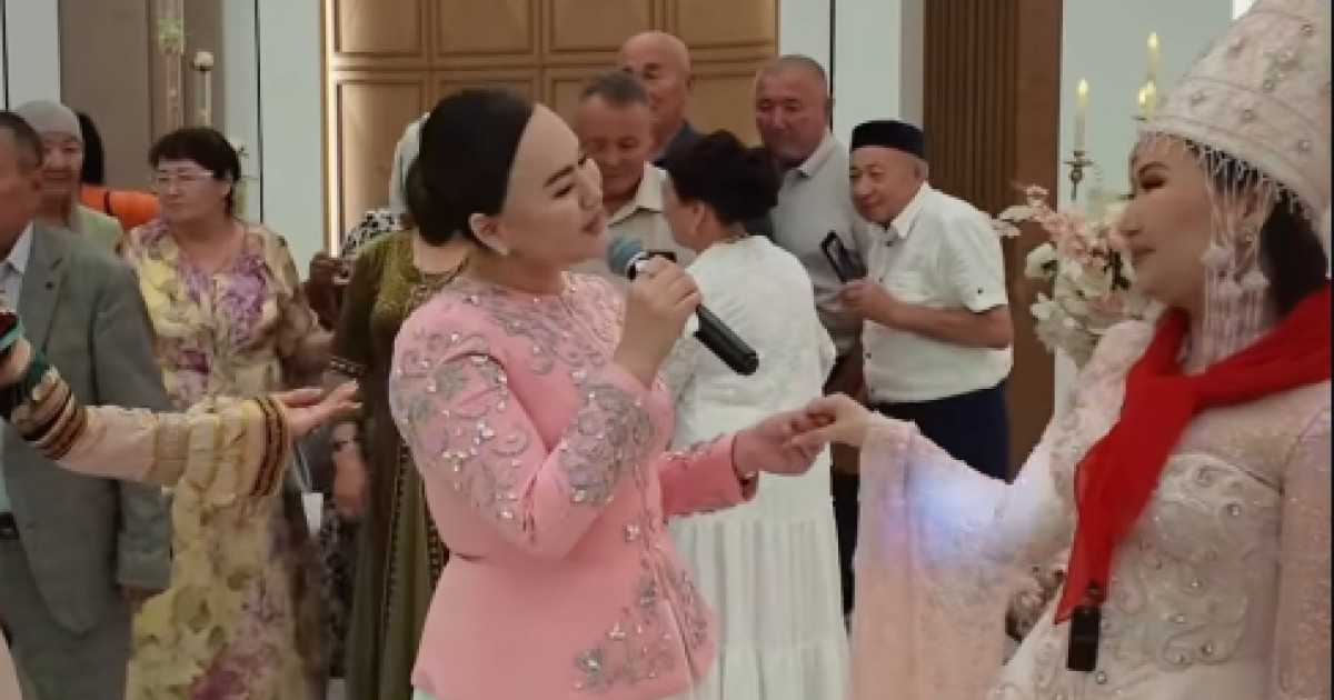  Қыз ұзатқан Төреғали Төреәлінің қарындасы көпшіліктің сынына қалды (ВИДЕО) 
