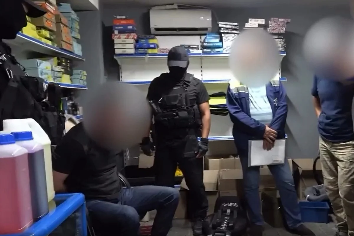 Вымогали 30 млн тенге за «крышу»: тренер по ММА оказался среди задержанных в Акмолинской области