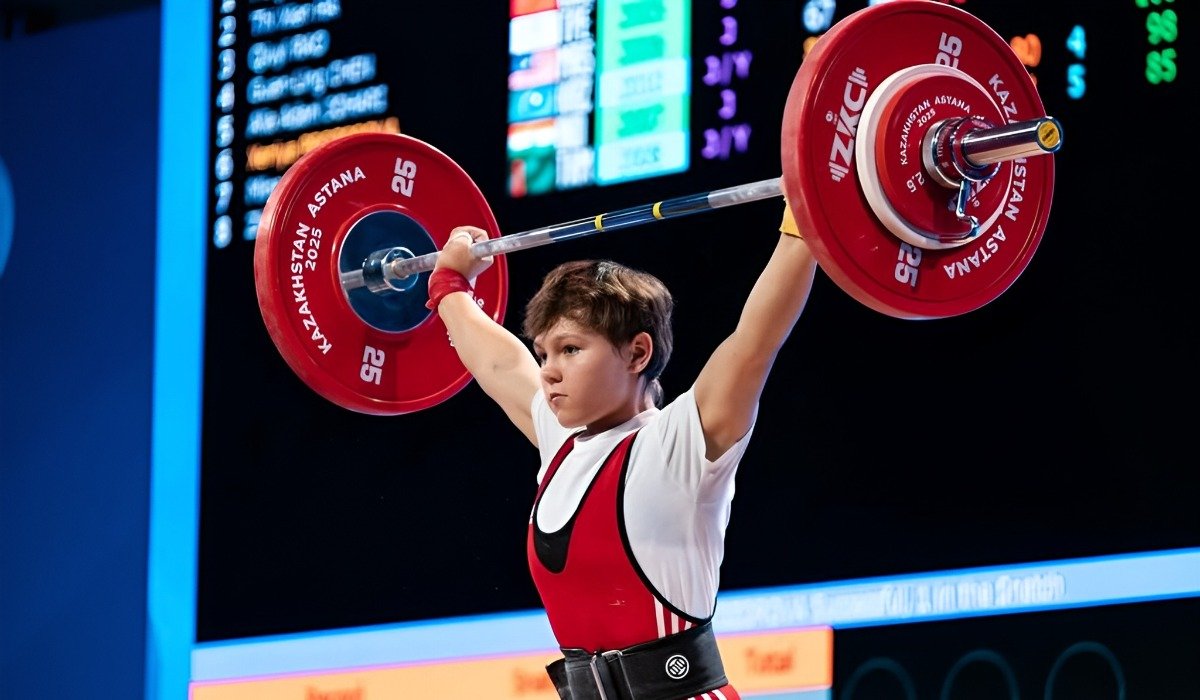 Казахстанские тяжелоатлеты установили 14 рекордов на чемпионате мира в Узбекистане