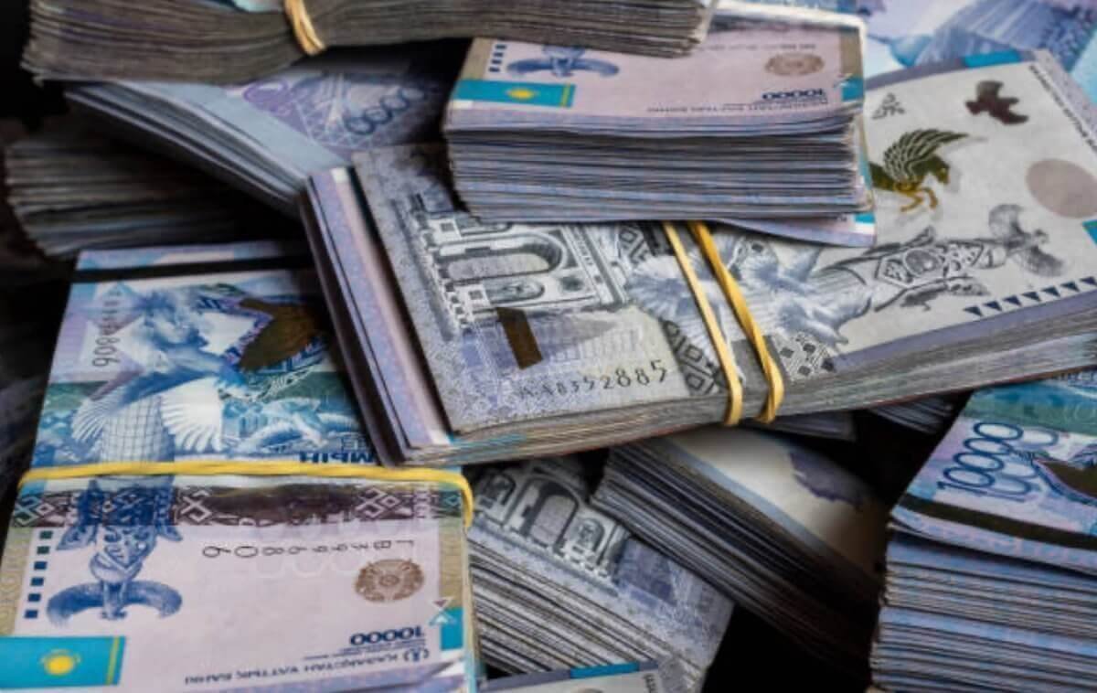 На границе Казахстана поймали иностранца с миллионами