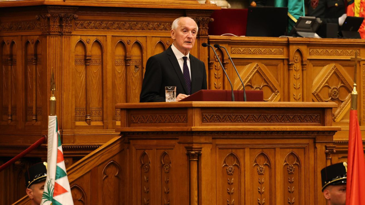 Венгрия Парламенті жаңа президентті сайлады