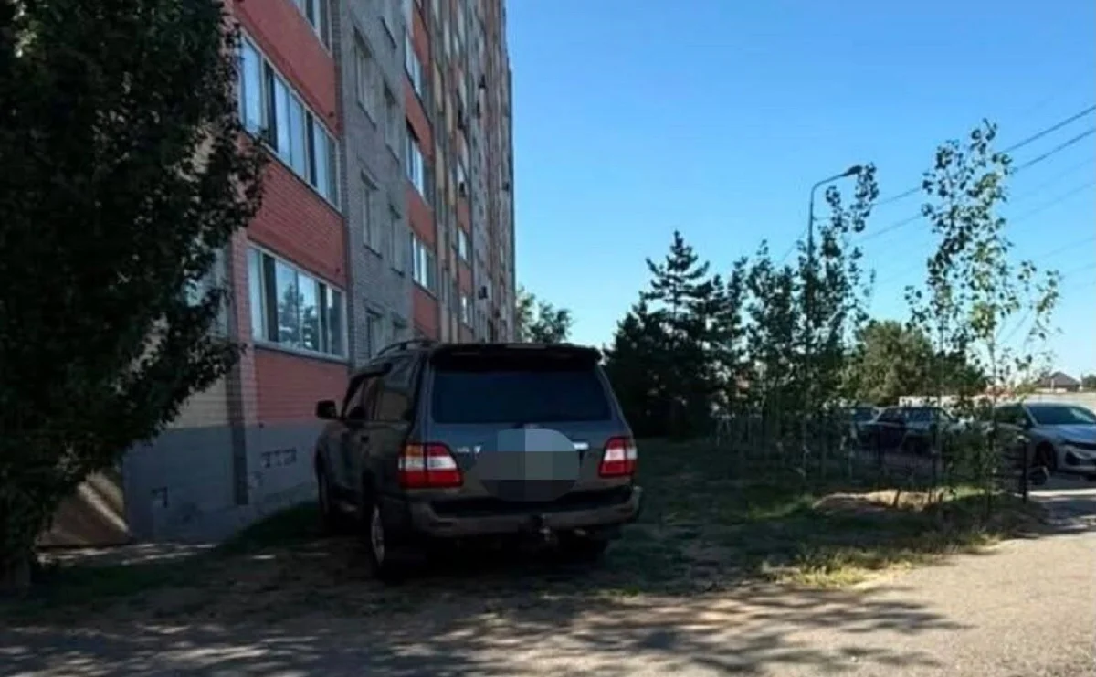 Заң мен тәртіп: Павлодарда көлікті дұрыс қоймаған 2 мыңнан астам жүргізуші анықталды