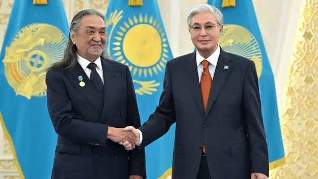 Тоқаев бір топ қоғам қайраткерін мемлекеттік наградалармен марапаттады