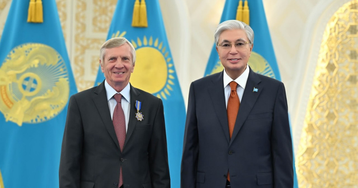  Президент мемлекет қайраткері Александр Судьинге екінші дәрежелі «Барыс» орденін табыстады 