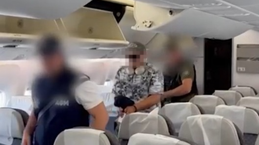 Подозреваемого в обналичивании 2,5 млрд тенге вернули в Казахстан