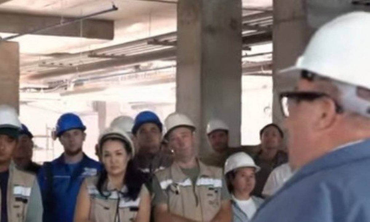 Встречу со строителями жилого комплекса провела партия "Ак жол" в Астане