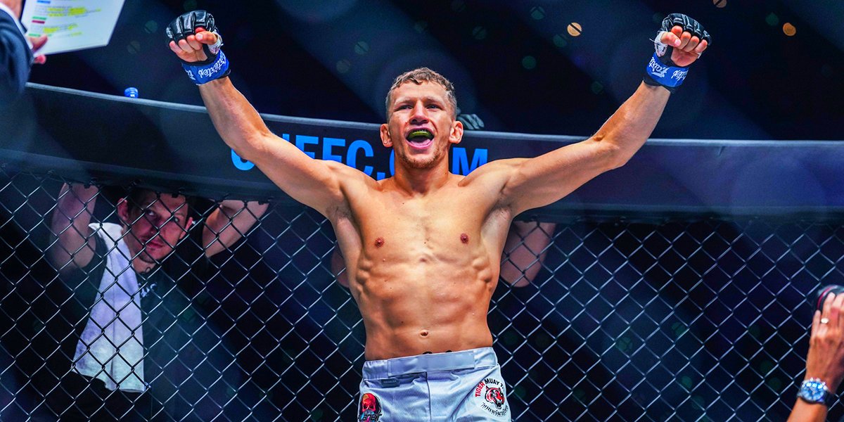 «Работаю грузчиком»: боец из Казахстана раскрыл закулисье шоу UFC