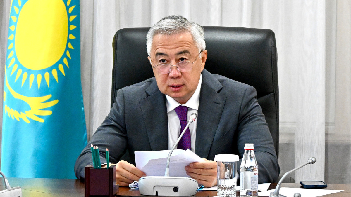 Жумангарин поручил найти скрытые резервы для ускорения роста экономики