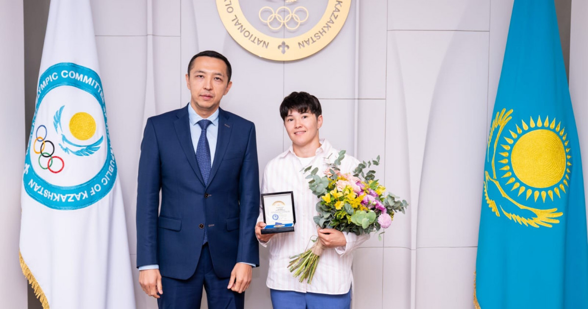   Спорт күні қарсаңында спорт қауымдастығының өкілдері марапатталды   