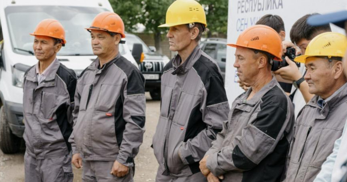  Respublica партиясы Оралда құрылыс материалдарын өндіретін жұмысшылардың ұсыныстарын тыңдады 