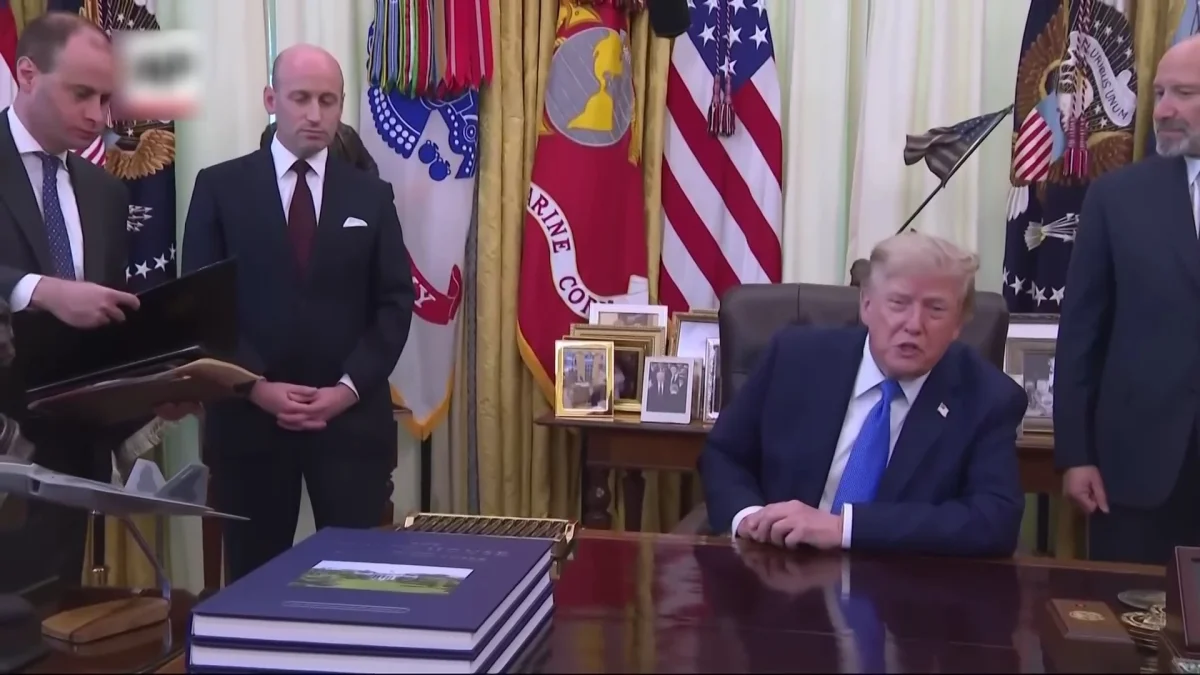Трамп кәмелетке толмаған мигранттарды қуу туралы заңға қол қойды
