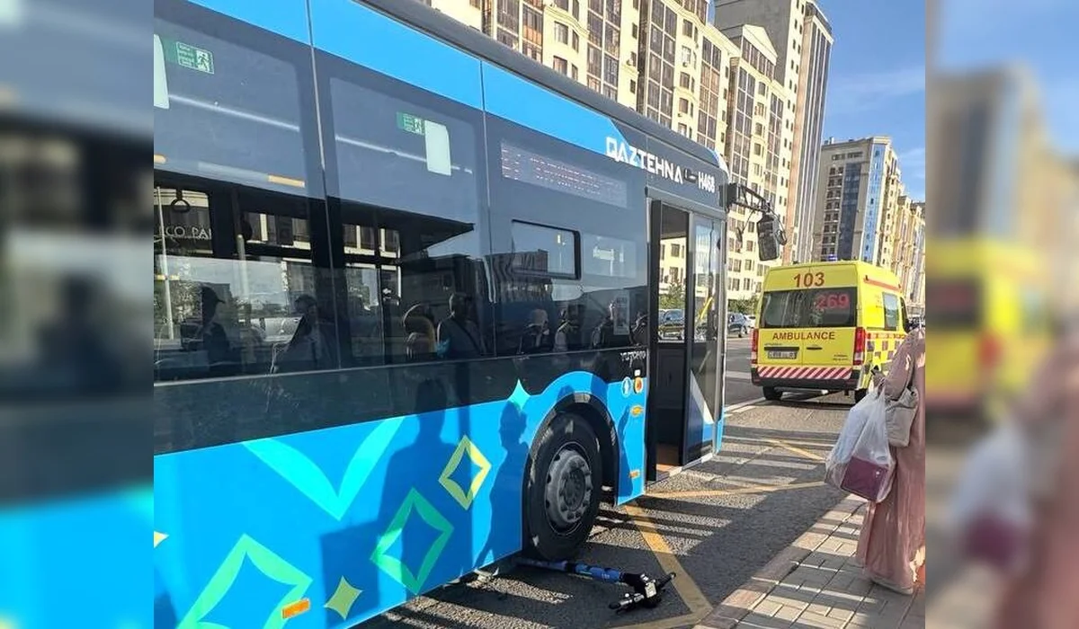 Подросток на самокате попал под колеса автобуса в Астане
