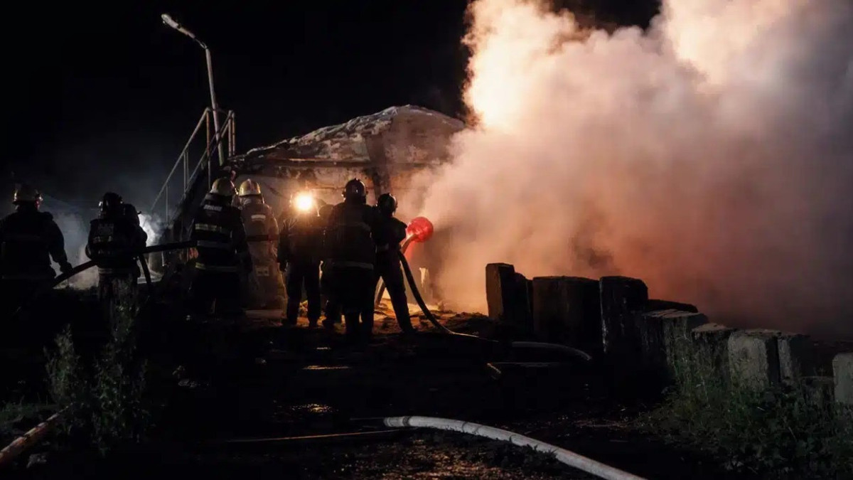 Көкшетаудағы асфальт зауытында битум өртенді